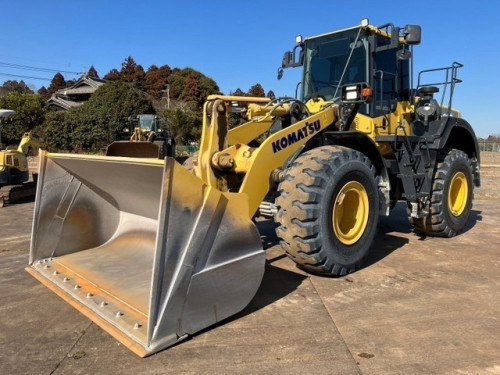 2017 Komatsu WA380-8