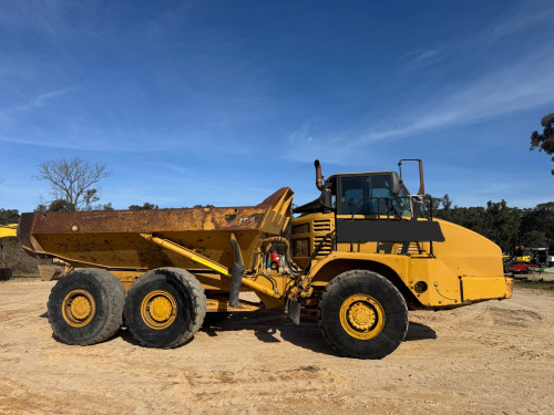 2009 Caterpillar 725