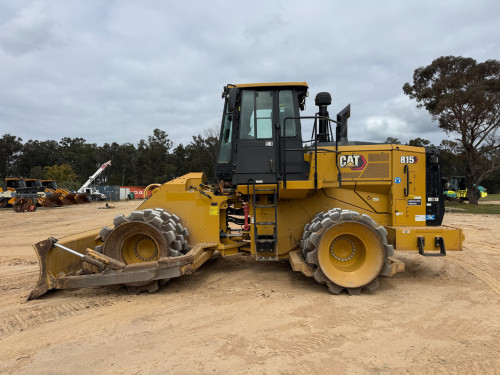2021 Caterpillar 815